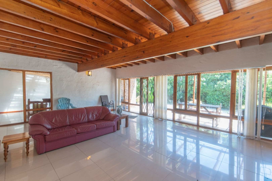 8 Bedroom Property for Sale in Summerstrand Eastern Cape